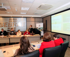 A Secretaria de Estado da Educação e o Sebrae/Paraná formalizaram nesta quinta-feira (9), em Curitiba, convênio para a oferta de cursos de educação empreendedora nas escolas estaduais
