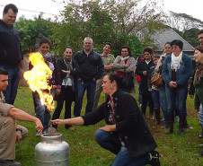 Núcleo Regional de Educação de Goioerê em parceria com o Corpo de Bombeiros realiza nos dias 1º de junho em Goioerê e dia 06 de junho em Ubiratã, a 6ª etapa de Capacitação de Brigadistas através do Programa Brigada Escolar – Defesa Civil na Escola.