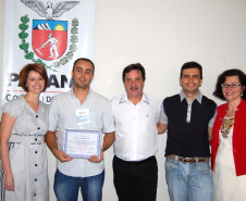 Ações pedagógicas inéditas e criativas, somadas à participação cada vez maior da comunidade na rotina das escolas, estão transformando a realidade das unidades da rede pública estadual. Além de decidir e contribuir para a administração dos recursos que chegam às escolas, pais e estudantes participam das decisões com os diretores e tornam as gestões escolares mais democráticas.