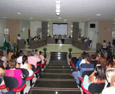 Ações pedagógicas inéditas e criativas, somadas à participação cada vez maior da comunidade na rotina das escolas, estão transformando a realidade das unidades da rede pública estadual. Além de decidir e contribuir para a administração dos recursos que chegam às escolas, pais e estudantes participam das decisões com os diretores e tornam as gestões escolares mais democráticas.