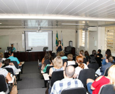 Será lançado pela Secretaria de Estado da Educação (SEED) nesta quinta-feira (dia 7), em Guarapuava, o projeto piloto “Escola também compra”, em parceria com Associação Comercial e Empresarial de Guarapuava (ACIG). O projeto, elaborado pela Coordenadoria de Apoio Financeiro à Rede Escolar (CAF) da SEED, busca aliar a gestão eficiente dos recursos das escolas ao fomento da economia local das cidades do Paraná.