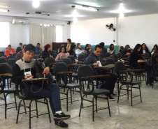 O 8º InterIlhas foi encerrado nessa sexta-feira (8), em Paranaguá, Litoral do Estado. Durante dois dias, mais de 180 profissionais da educação que atuam nas escolas das ilhas participaram de curso de formação que envolveu diversas discussões pedagógicas e de gestão. O evento contou com a participação de representantes do Ministério Público e, pela primeira vez, das escolas indígenas da região.