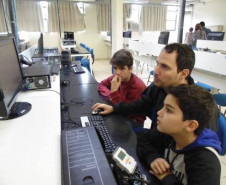 Os professores da escola participam diretamente no processo de identificação e de avaliação dos alunos com altas habilidades/superdotação. 