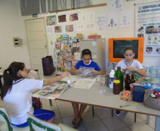Os alunos são divididos em grupos de trabalho quando os interesses convergem para o mesmo assunto, mas também desenvolvem estudos independentes quando há temas específicos. Atualmente, existem atividades de robótica, artesanato, pintura em tela, moda e estilo, entre outras.
