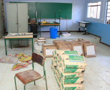 Até o momento, três salas de aulas já foram reformadas, receberam nova pintura e novas lousas. A direção da escola pretende ampliar as benfeitorias a todas as 22 salas de aulas – 19 delas são para as turmas regulares, as outras três servem para a disciplina de arte e sala multiuso. A expectativa é que o trabalho esteja pronto até o final do ano. 