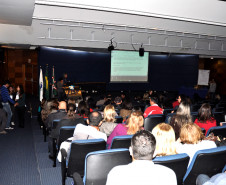Com a participação de 310 educadores e especialistas em educação de diversas regiões do Paraná, terminou nesta quarta-feira (3), em Curitiba, o Seminário Estadual da Base Nacional Comum Curricular (BNCC), iniciado na segunda-feira (1º) para debater e alinhar as contribuições do Estado ao novo modelo da Base Curricular.