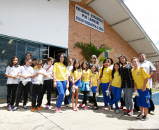 Colégio Estadual Pio Lanteri, em Curitiba, recebendo alunos de escolas municipais para apresentar a equipe pedagógica, o sistema de organização e alguns ambientes do colégio. 