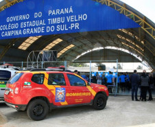 As escolas estaduais e municipais de Campina Grande do Sul, na Região Metropolitana de Curitiba, comemoraram o Dia Nacional do Estudante, nesta quinta-feira (11), de um jeito diferente. Os alunos se reuniram no Colégio Estadual Timbu Velho para participar das atividades socioculturais desenvolvidas pelos estudantes e pela Polícia Militar do Paraná (PM-PR), que completa 162 anos. 