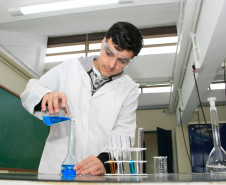 O comprometimento com os estudos também foi o diferencial para a classificação de Elizeu, que cursa o terceiro ano do ensino médio integrado ao curso técnico de Química no Centro Estadual de Educação Profissional (CEEP) de Curitiba, no bairro Boqueirão