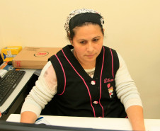 Lilian Adriane Ferreira Cardoso trabalha há pouco tempo como merendeira no Colégio Estadual Pedro Macedo, em Curitiba. Para ela o curso é uma oportunidade de adquirir conhecimentos teóricos que irão contribuir para o trabalho diário. “É um aprendizado importante, já que estou começando agora e não tenho muita experiência. O conhecimento teórico aliado à prática vai contribuir para a qualidade do nosso trabalho”, disse a profissional.