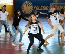 Uma das datas mais esperadas pelos alunos e comunidade escolar é a apresentação do Festival Escolar de Dança, realizado uma vez por ano por todos os estudantes. O projeto, desenvolvido pela professora Sônia Franzo Borba, existe há oito anos. A ação surgiu para diversificar as aulas de Educação Física, mas ao longo do tempo se tornou uma das principais atrações do município, que tem pouco mais de 12 mil habitantes.
