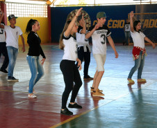 Uma das datas mais esperadas pelos alunos e comunidade escolar é a apresentação do Festival Escolar de Dança, realizado uma vez por ano por todos os estudantes. O projeto, desenvolvido pela professora Sônia Franzo Borba, existe há oito anos. A ação surgiu para diversificar as aulas de Educação Física, mas ao longo do tempo se tornou uma das principais atrações do município, que tem pouco mais de 12 mil habitantes.