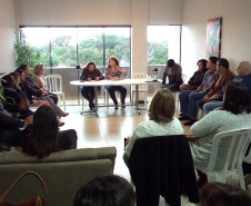 O programa Escola 1000, organizado pela Casa Civil do Governo do Paraná e a Secretaria de Estado da Educação, será lançado no dia 27 de setembro pelo governador Beto Richa, no Palácio Iguaçu, em Curitiba, mas as escolas contempladas já estão mobilizando a comunidade para definir a melhor forma de aplicar o dinheiro. Na foto, atividade do NRE de Campo Mourão.