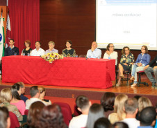 A Secretaria de Estado da Educação entregou nesta quinta-feira (25), em Toledo (Oeste), o Prêmio CAF para as escolas que apresentaram os melhores resultados no desenvolvimento de ações administrativas inéditas em parceria com a comunidade.