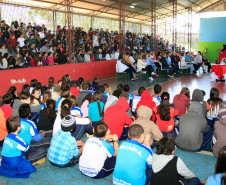 Duas vezes por mês a direção do Colégio Estadual Presidente Roosevelt, em Guaíra, no Oeste do Estado, tem um encontro marcado para ouvir as reivindicações e opiniões dos estudantes sobre projetos pedagógicos e investimentos dos recursos públicos que chegam à escola