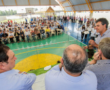 Os 500 alunos e os professores do Colégio Estadual Pato Bragado, do município de mesmo nome, no Oeste do Paraná, receberam nesta sexta-feira (02) o novo prédio da escola, que tem mais espaço e oferece mais conforto para o dia a dia de estudos e atividades. O governador Beto Richa esteve em Pato Bragado para, junto com a secretária de Estado da Educação, professora Ana Seres, entregar a nova estrutura, que tem 2,95 mil metros quadrados e é fruto de investimento de R$ 3,64 milhões. 