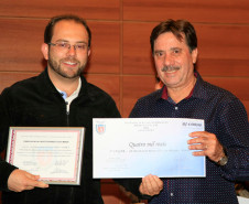 O diretor Fernando Sviercoswski, do Colégio Estadual Professor Mário Evaldo Morsky, de Pinhão, que ficou em segundo lugar, destacou o trabalho desenvolvido por outras direções anteriores. “Esse prêmio é resultado de um trabalho que vem sendo desenvolvido há muitos anos em nossa escola em parceria com a comunidade”, lembrou Fernando.