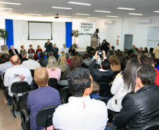 As escolas da rede estadual pertencentes ao Núcleo Regional de Educação de Pitanga, na região central do Paraná, que apresentaram os melhores resultados na execução de projetos pedagógicos e aplicação eficiente dos recursos públicos foram contempladas nesta quinta-feira (15) com o Prêmio de Gestão da Secretaria de Estado da Educação. Na quarta-feira foram premiadas as escolas do Núcleo Regional de Guarapuava.