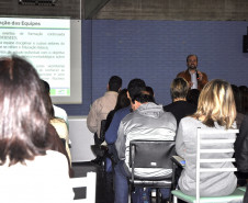 O encontro foi aberto pelo professor Cassiano Roberto Nascimento Ogliari, responsável pelo DEB. “Os Núcleos estão próximos da realidade lá na ponta, nas escolas, e são o melhor caminho para que a Secretaria da Educação seja balizada das diversas situações. Sabemos que em cada local há uma realidade”, disse o chefe do DEB.