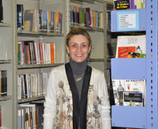 Agora, todas as salas do colégio Rio Branco terão carteiras adequadas anatomicamente aos seus alunos do ensino médio. “O mobiliário é importante porque interfere na postura do aluno em sala de aula. Com as carteiras antigas os alunos sentavam de lado, não ficavam de frente para o professor. Além do desconforto, pode atrapalhar no rendimento do nosso aluno”, explicou a diretora Ana Cláudia Michelin.