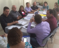 A reunião, que também envolve representantes dos departamentos técnicos da SEED, faz parte dos encontros periódicos realizados pela Secretaria de Estado da Educação para diálogo e alinhamento da gestão da educação em todo o Paraná.