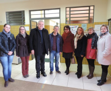 A rede estadual de ensino possui 579 escolas do campo que atendem aproximadamente 85 mil alunos. “O envolvimento da comunidade faz parte da história das escolas do campo e essa aproximação contribui para a boa gestão financeira, cuidado com o patrimônio público e o desenvolvimento de ações pedagógicas que garantem o ensino de qualidade voltado para as necessidades específicas dessas comunidades”, disse a secretária da Educação, professora Ana Seres.