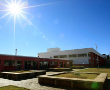 O Centro Estadual de Educação Profissional (CEEP) Professor Miguel Carlos Parolo, em Pitanga, na região central do Estado, começou as atividades em fevereiro de 2015 e representa um marco para a comunidade de 13 municípios da região. A formação profissional ofertada gratuitamente pela escola trouxe mais de ensino, emprego e renda aos moradores da região.