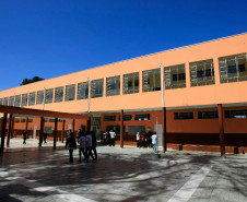 No Colégio Estadual Guido Straube, aproximadamente 500 pessoas participaram da audiência que definiu quais setores da escola receberiam os recursos. O colégio tem cerca de 800 estudantes, entre ensino fundamental, médio e técnico.

Foi decidido pela comunidade que o dinheiro será destinado para reforma geral dos banheiros masculino e feminino e do muro, além de pintura externa do prédio e das salas de aula, instalação de sensores elétricos e a troca da rede elétrica.