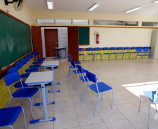 Desde que os alunos do Colégio Estadual Professores Edvaldo e Maria Janete Carneiro, em Turvo, na região Central do Paraná, passaram a estudar no novo prédio, em agosto de 2013, foram adotadas pela direção novas ferramentas para auxiliar as avaliações pedagógicas e combater a evasão escolar. Atualmente, a escola tem 470 estudantes do ensino médio, em 16 turmas.