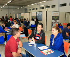 Diretores e as equipes financeiras das 59 escolas estaduais pertencentes ao Núcleo Regional de Educação de Guarapuava, na região Central do Estado, se reuniram nesta sexta-feira (30) com pequenos empresários e fornecedores da região na primeira rodada de negociação para compra de materiais e contratação de serviços pelas unidades escolares.