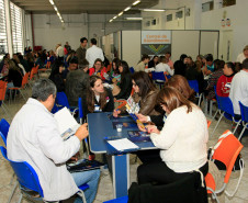 Diretores e as equipes financeiras das 59 escolas estaduais pertencentes ao Núcleo Regional de Educação de Guarapuava, na região Central do Estado, se reuniram nesta sexta-feira (30) com pequenos empresários e fornecedores da região na primeira rodada de negociação para compra de materiais e contratação de serviços pelas unidades escolares.