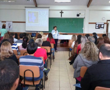 O Núcleo Regional de Educação (NRE) de Ponta Grossa reúne, nesta sexta-feira (30), os secretários das 133 escolas da região. Os profissionais participam de um treinamento sobre questões administrativas.
