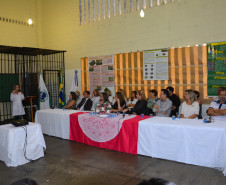Presos custodiados e matriculados em atividades de ensino na Penitenciária Estadual de Cruzeiro do Oeste (Peco) receberam tablets para uso educacional. A partir de agora, além das aulas presenciais com o professor, os presos poderão acompanhar parte do conteúdo nas celas, por meio da ferramenta tecnológica.