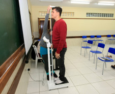 A Secretaria de Estado da Educação iniciou nesta semana a avaliação nutricional de 1,1 milhão de alunos da rede estadual de ensino. O levantamento é feito pelos professores de Educação Física, que verificam o peso e a altura (avaliação antropométrica) dos estudantes, além de monitorar casos de necessidades alimentares nutricionais diferenciadas, como diabetes, doença celíaca e intolerância à lactose.