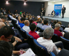 O secretário da Fazenda Mauro Ricardo também apresentou um levantamento feito em todo o País para verificar quais Estados estão concedendo reajustes e quem pagará em dia o 13º salário
