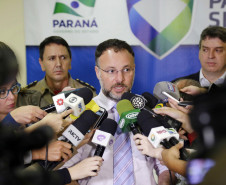 Secretário da Segurança Pública, Wagner Mesquita, durante coletiva de imprensa sobre a morte do estudante no Colégio Estadual Santa Felicidade.