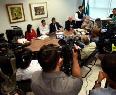 O Governo do Estado reafirmou nesta quarta-feira (26) a disposição para o diálogo com servidores e reabriu as negociações sobre questões salariais do funcionalismo e o encerramento das greves.