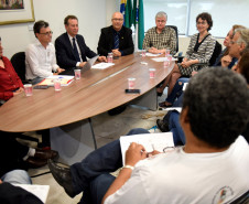 O Governo do Estado reafirmou nesta quarta-feira (26) a disposição para o diálogo com servidores e reabriu as negociações sobre questões salariais do funcionalismo e o encerramento das greves.