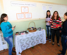 A Secretaria de Estado da Educação vai aderir ao novo formato do programa Novo Mais Educação, proposto pelo Ministério da Educação. No Paraná, serão beneficiados mais de 12 mil alunos das séries finais do ensino fundamental, divididos em 486 turmas em todas as regiões do Estado.<br />
<br />
O novo formato é focado nas disciplinas de língua portuguesa e matemática, com o objetivo de garantir que esses estudantes tenham domínio pleno de leitura, escrita e cálculo.