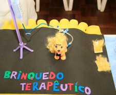Os estudantes do 3° período do curso técnico em enfermagem do Colégio Estadual Guido Straube, em Curitiba, desenvolveram uma metodologia inédita para auxiliar no tratamento de saúde de crianças e adolescentes e retribuir à comunidade escolar os conhecimentos obtidos durante a formação