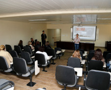 A Secretaria de Estado da Educação iniciou nesta quarta-feira (16) as atividades do Mês da Consciência Negra, comemorado oficialmente no próximo dia 20 de novembro. Serão realizados seminários, palestras, debates, oficinas e atividades culturais para promover a reflexão, superação do racismo e a valorização da cultura afrodescendente.