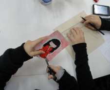 O Centro Juvenil de Artes Plásticas (CJAP) abre nesta sexta-feira (25), às 18 horas, a exposição “O corpo em movimento”. A mostra apresenta as obras que os alunos do Centro desenvolveram durante o segundo semestre. A exposição “Arte e Patrimônio Cultural” é uma produção dos alunos do curso do Magistério do Instituto de Educação do Paraná Professor Erasmo Pilotto. A entrada é gratuita.
