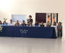 A Secretaria de Estado da Educação entregou nesta terça-feira (22), em Wenceslau Braz, no Norte Pioneiro, o Prêmio de Gestão às escolas que desenvolvem projetos pedagógicos inéditos e incentivam a participação da comunidade na administração financeira da unidade. A premiação faz parte das linhas gerais do programa Minha Escola Tem Ação (Meta), que busca reduzir os índices de evasão e elevar a qualidade do ensino por meio da gestão escolar participativa.