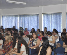 Os coordenadores das equipes multidisciplinares que atuam nas escolas estaduais de nove municípios atendidos pelo Núcleo Regional de Educação de Foz do Iguaçu participaram nesta quinta-feira (24), em Foz do Iguaçu, da avaliação das ações realizadas durante o ano para garantir o ensino de conteúdos relacionados às culturas africana, afrobrasileira e indígena. O evento é uma realização da regional de ensino e envolveu cerca de 80 coordenadores.