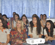 Os coordenadores das equipes multidisciplinares que atuam nas escolas estaduais de nove municípios atendidos pelo Núcleo Regional de Educação de Foz do Iguaçu participaram nesta quinta-feira (24), em Foz do Iguaçu, da avaliação das ações realizadas durante o ano para garantir o ensino de conteúdos relacionados às culturas africana, afrobrasileira e indígena. O evento é uma realização da regional de ensino e envolveu cerca de 80 coordenadores.