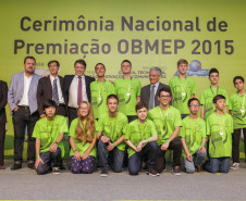 Este é o terceiro ano consecutivo que a estudante Andressa Blum Peres, 13 anos, do 8° ano, conquista medalhas na Obmep, sendo uma de bronze (2014) e duas de ouro (2015 e 16)