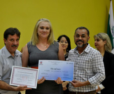 A oportunidade de mostrar um pouco do trabalho desenvolvido diariamente pela equipe da Escola Estadual Linha Aparecida, também em Chopinzinho, foi o que motivou a participação no programa. “O principal prêmio é poder mostrar um pouco do nosso trabalho, a colocação na premiação é um mero detalhe”, disse a diretora Evania Carmem Moreira, terceira colocada na premiação regional.
Pato Branco, 08/12/2016.
Foto: Fernando de Jesus