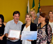Para a diretora Claudia Jussara Grosselli, do Colégio Estadual do Campo Tereza Grezzana, de Chopinzinho, a segunda colocada, o programa oportuniza às escolas mostrarem os trabalhos que são desenvolvidos diariamente. “É uma oportunidade incrível de mostrarmos um pouco do nosso trabalho. A educação no Paraná é exemplo para o País devido o envolvimento da comunidade local na vida das escolas”, comentou Claudia.
Pato Branco, 08/12/2016.
Foto: Fernando de Jesus