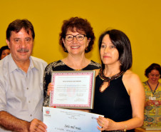 A diretora da Escola Estadual Elias Abrahão, em Honório Serpa, Marlene de Mello Boller, que ficou em primeiro lugar, contou que a premiação serve para motivar o colegiado da unidade a desenvolver novas ações que reflitam no processo de ensino e aprendizado. “É resultado do trabalho coletivo que desenvolvemos em nossa escola, da participação da comunidade e do esforço dos nossos alunos. Sem dúvida, o reconhecimento desse trabalho vai nos motivar ainda mais”, disse.