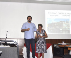 Os chefes dos 32 Núcleos Regionais da Educação (NREs) estão reunidos com a equipe da Secretaria de Estado da Educação (SEED) nesta terça (13) e quarta-feira (14) em Paranaguá (Litoral do Estado) para a última reunião deste ano. Os encontros são periódicos e servem para alinhar e agilizar a resolução de questões referentes a recursos humanos, distribuição de aulas, obras, entre outras.